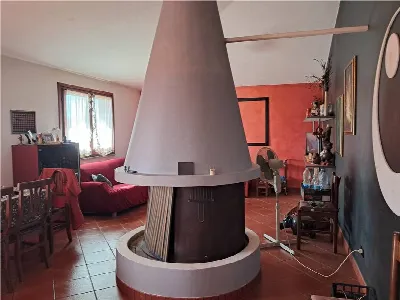 Villa a Riola Sardo