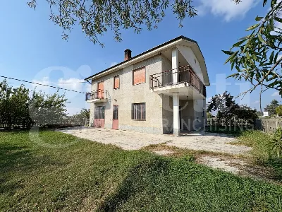 Casa Indipendente in vendita a Bra - foto 1