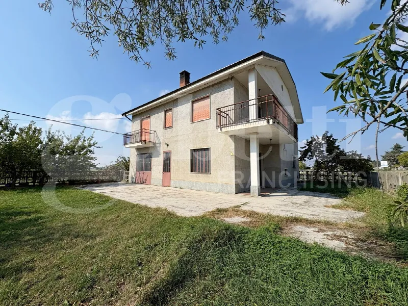 Casa Indipendente in vendita a Bra - foto 1