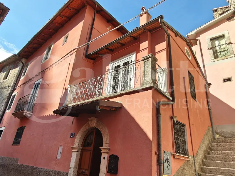Casa Indipendente in vendita a Tagliacozzo - foto 1