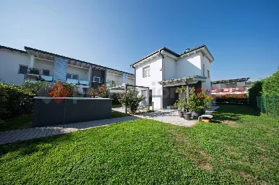 Villa in vendita a Arona - foto 1