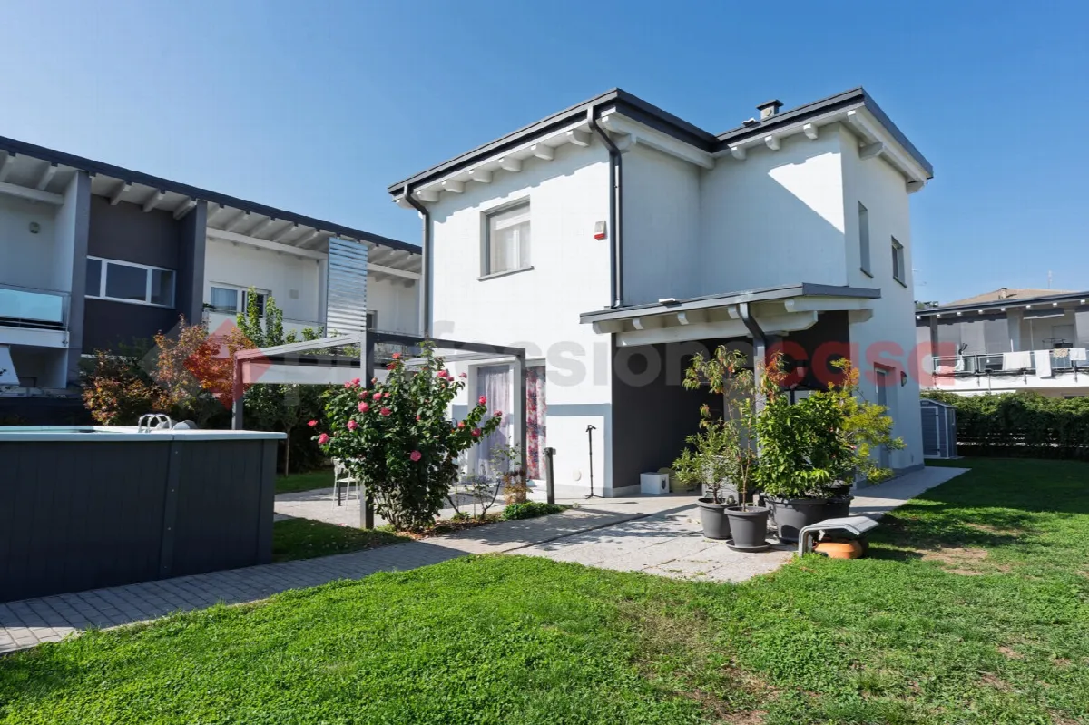 Villa in vendita ad Arona - foto 2