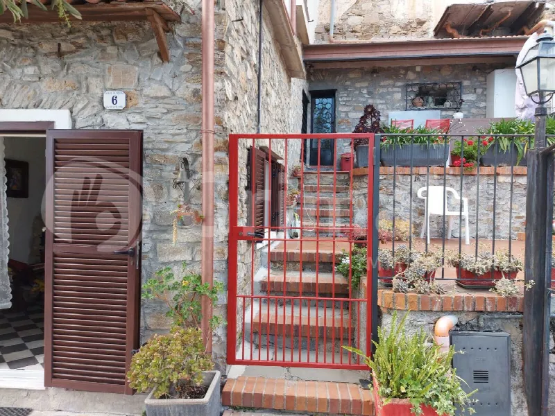 Casa Indipendente in vendita a Cipressa - foto 1