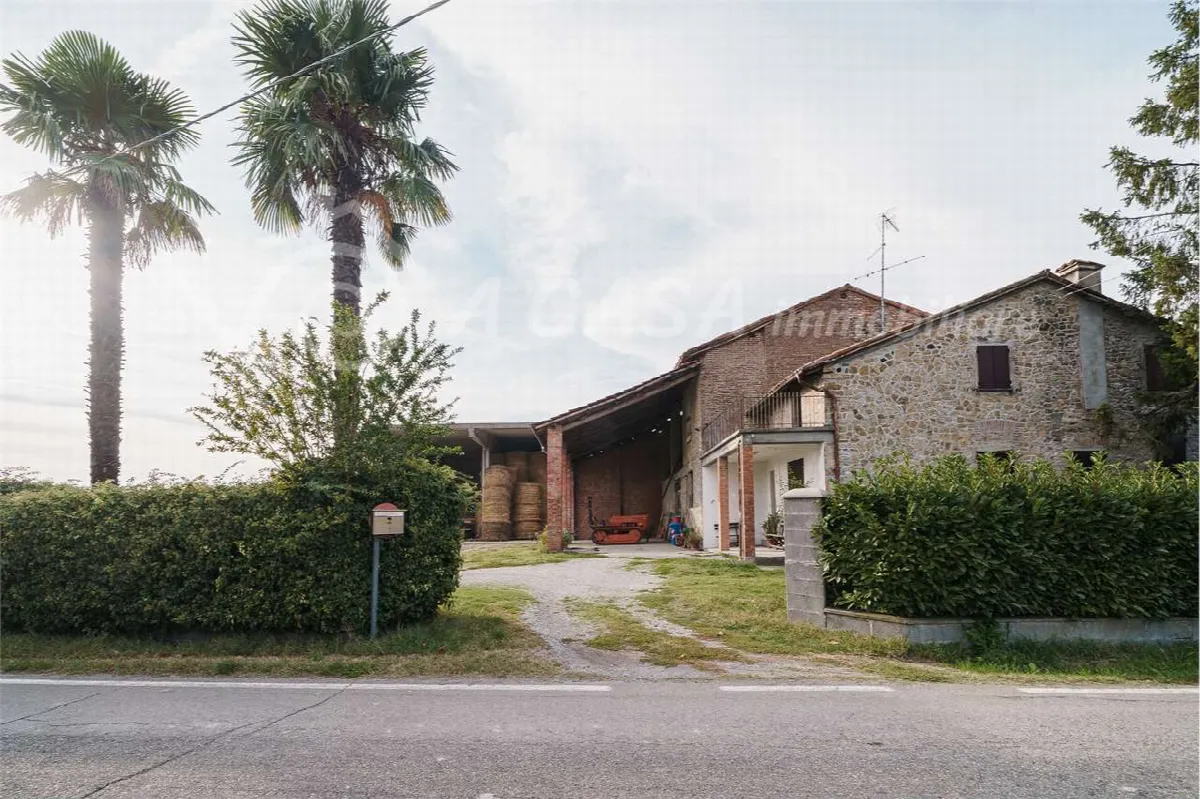 Rustico/Casale in vendita a Felino - foto 2