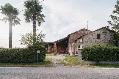 Rustico/Casale in vendita a Felino - foto 2