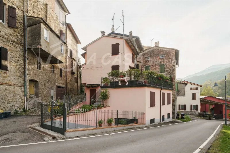Appartamento in vendita a Calestano - foto 1