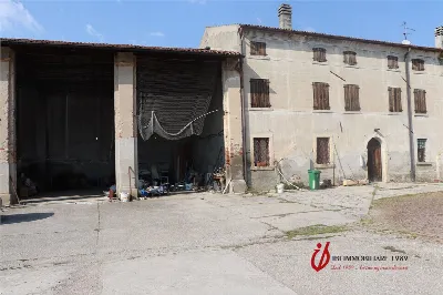 Rustico/Casale in vendita a Erbè - foto 1