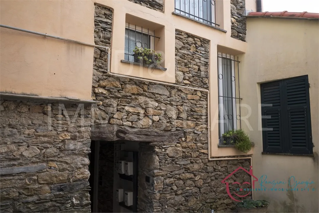 Rustico/Casale in vendita a Ranzo - foto 2