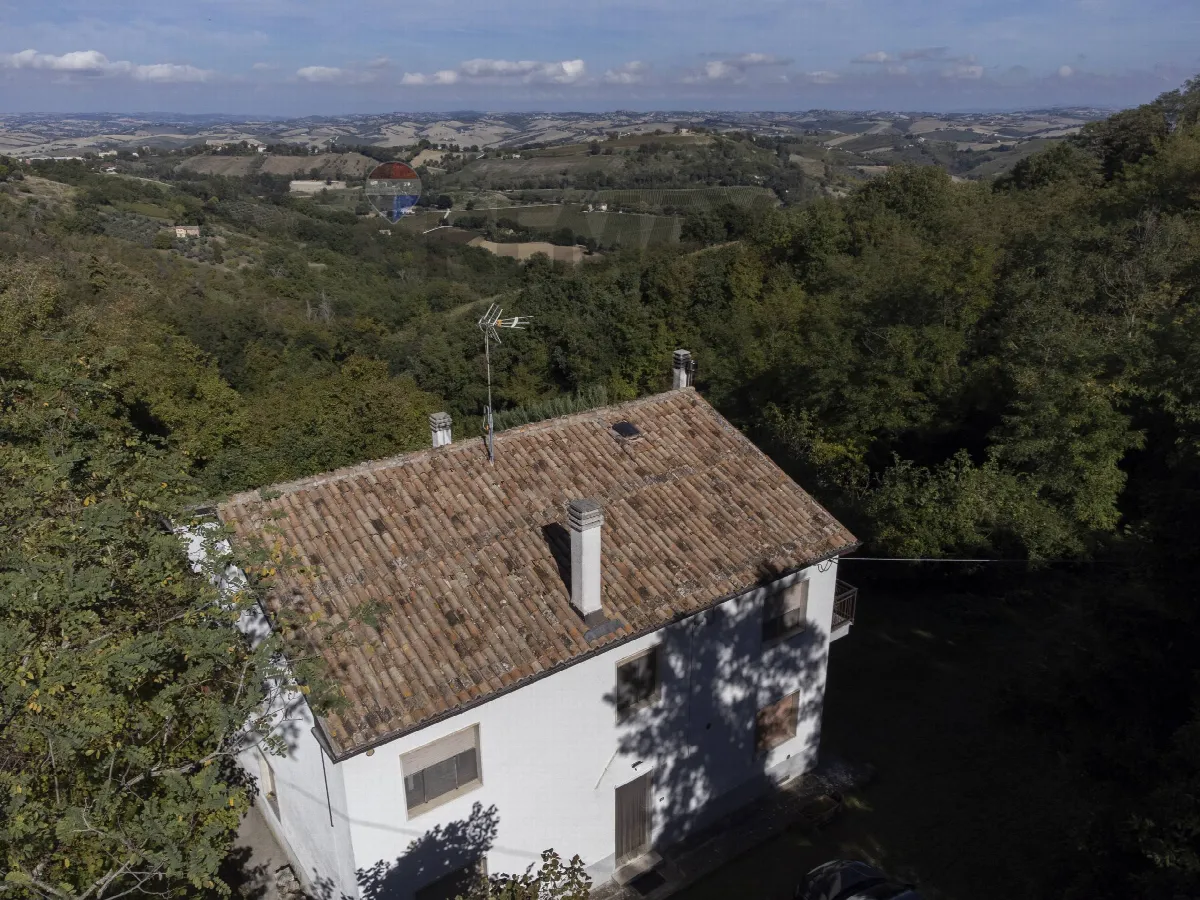 Rustico/Casale in vendita a Poggio San Marcello - foto 2