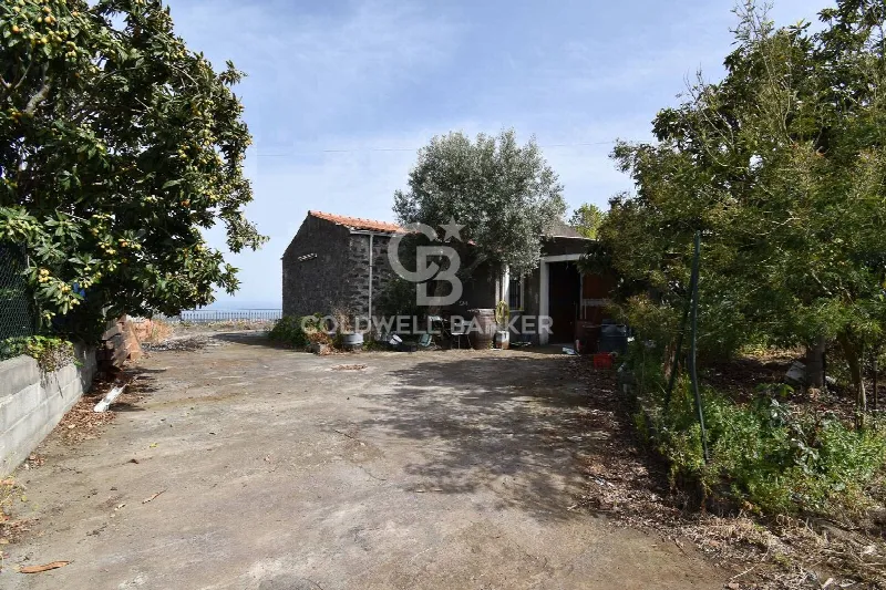 Rustico/Casale in vendita ad Aci Catena - foto 1