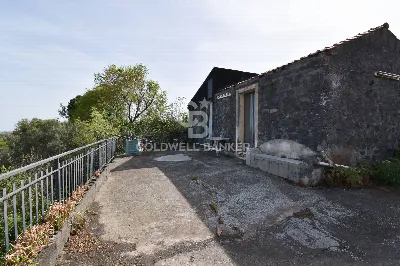 Rustico/Casale in vendita ad Aci Catena - foto 2