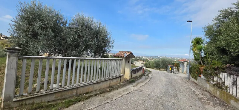 Villa in vendita a Sant'Omero - foto 1