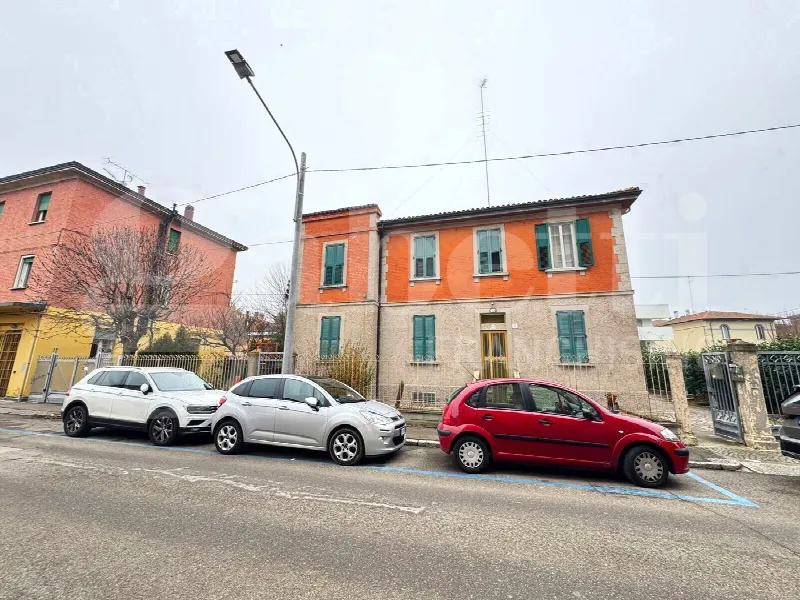 Casa Indipendente in vendita a Bologna, Bolognina, Corticella, Pescarola - foto 1