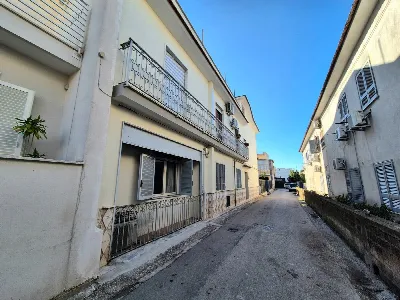 Palazzo/Stabile in vendita a Caivano - foto 2