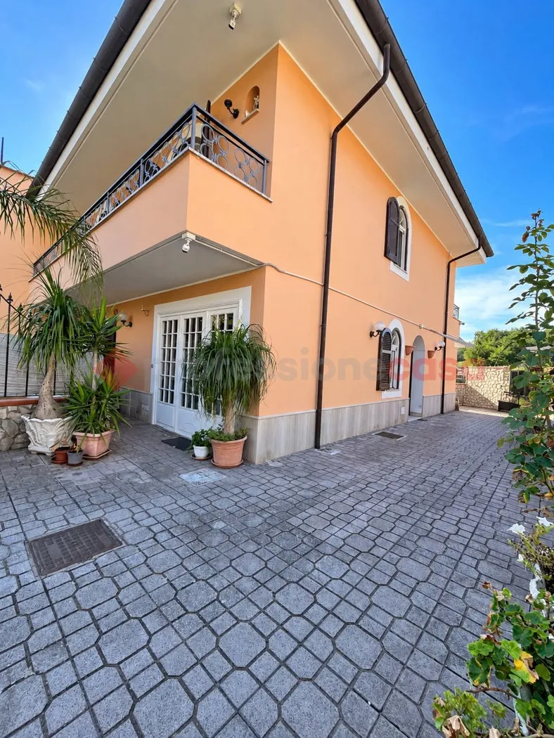 Casa Indipendente in vendita a Minturno - foto 1
