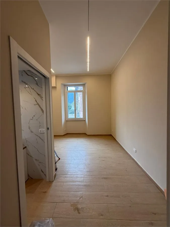 Ufficio in vendita a Lecco, Centro, Lungolago - foto 1