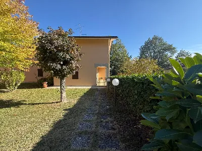 Villa a Serramazzoni