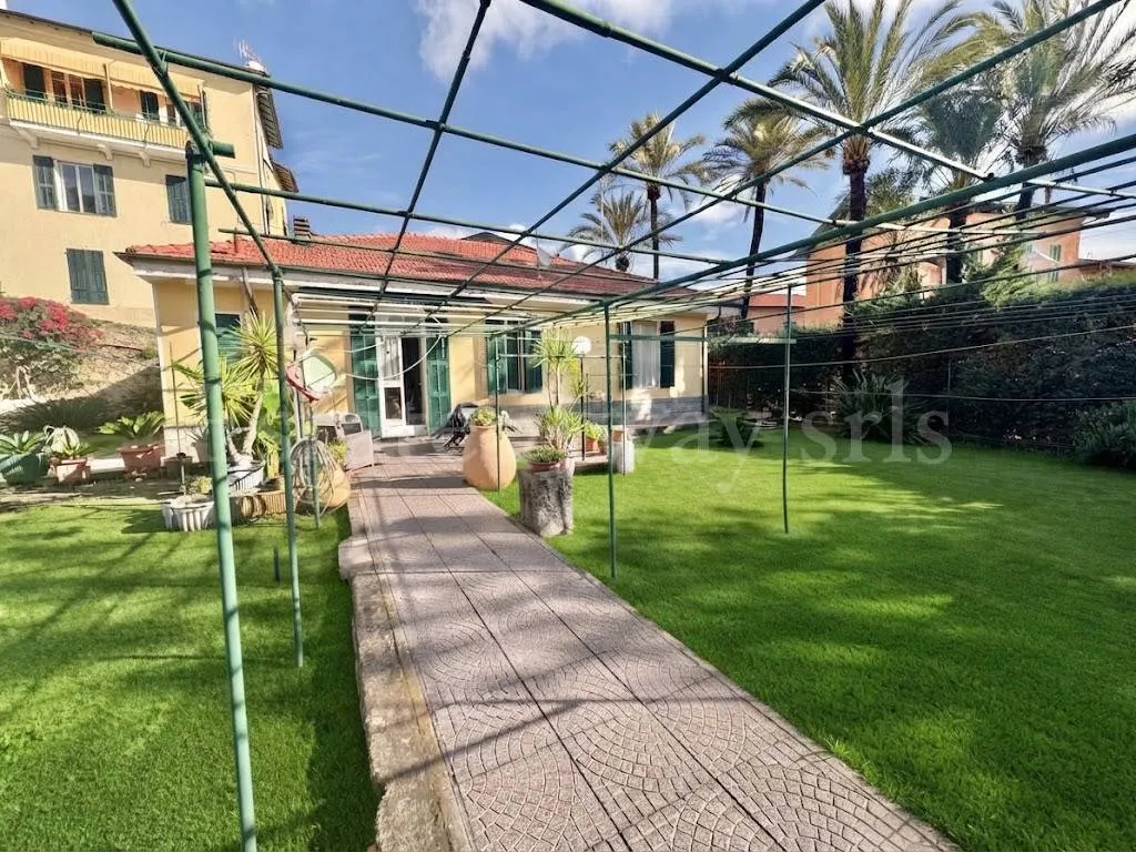 Villa in vendita a Bordighera - foto 2