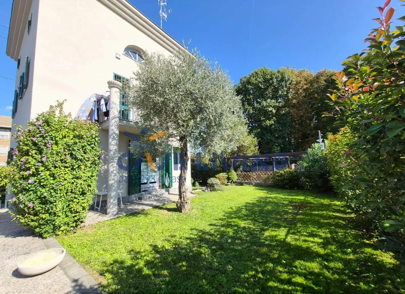 Villa in vendita a Bollate - foto 1