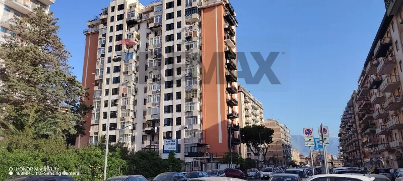 Appartamento in vendita a Palermo, Fiera, Montepellegrino - foto 1