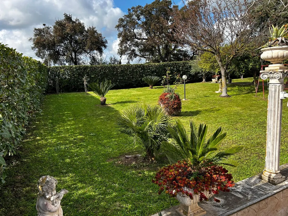 Villa in vendita ad Aprilia - foto 2