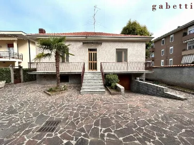 Villa a Buscate