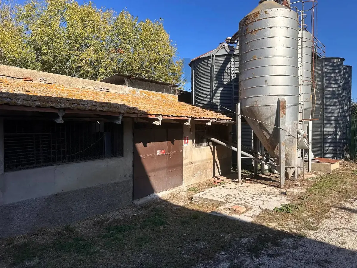 Rustico/Casale in vendita a Bettona - foto 3