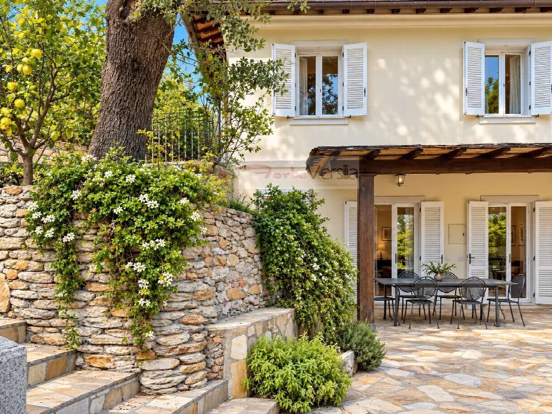 Villa in vendita a Pietrasanta - foto 1