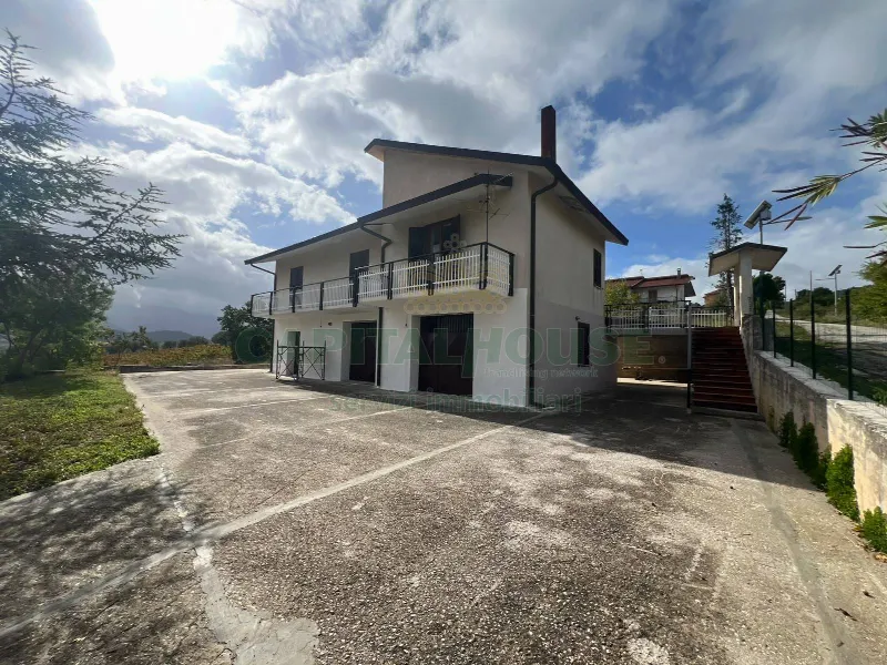 Villa in vendita a Montemarano - foto 1