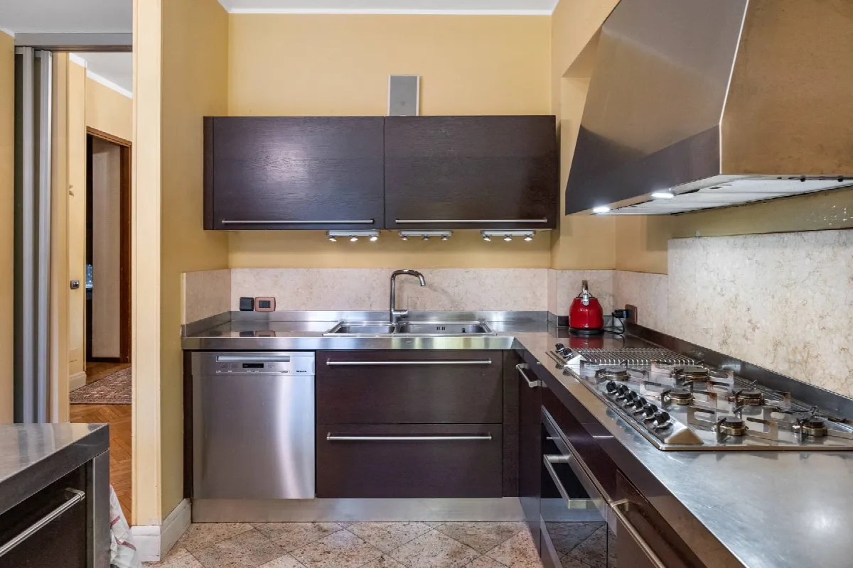 Villa in vendita a Varese, Sant'ambrogio, Velate, Avigno, Santa Maria Del Monte - foto 5