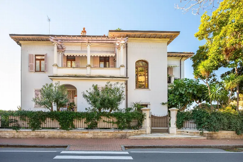 Villa in vendita a Bordighera - foto 1