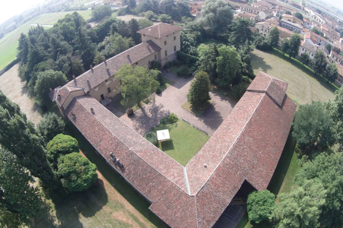 Palazzo/Stabile in vendita a Vellezzo Bellini - foto 3