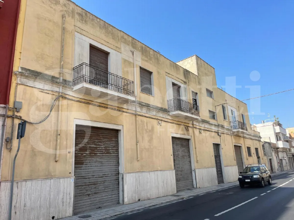 Palazzo/Stabile in vendita a Brindisi, Centro Storico, Cappuccini, Commenda - foto 4