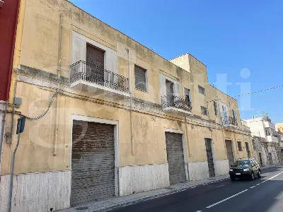 Palazzo/Stabile in vendita a Brindisi, Cen... - foto 4