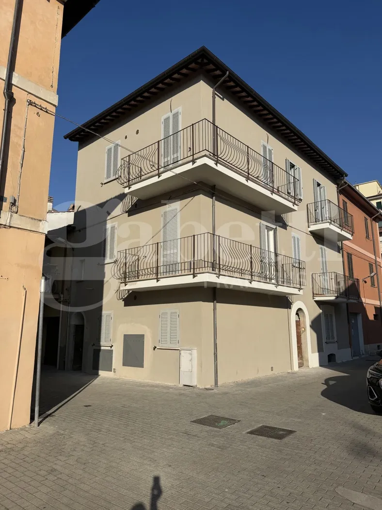 Palazzo/Stabile in vendita a Terni, Centro, Centro Storico - foto 2