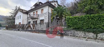 Villa in vendita a Cautano - foto 1