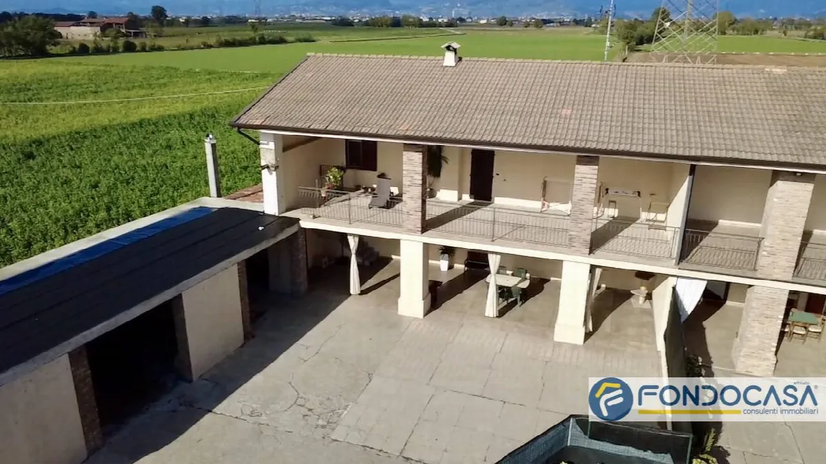 Rustico/Casale in vendita a Palazzolo sull'Oglio - foto 2