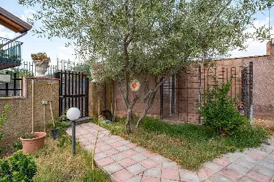 Villa in vendita ad Aci Sant'Antonio - foto 5