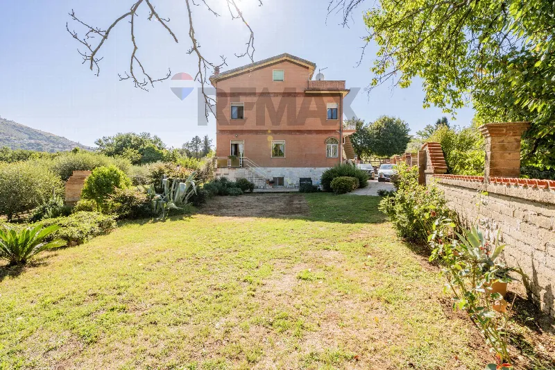 Casa Indipendente in vendita a Palestrina - foto 1