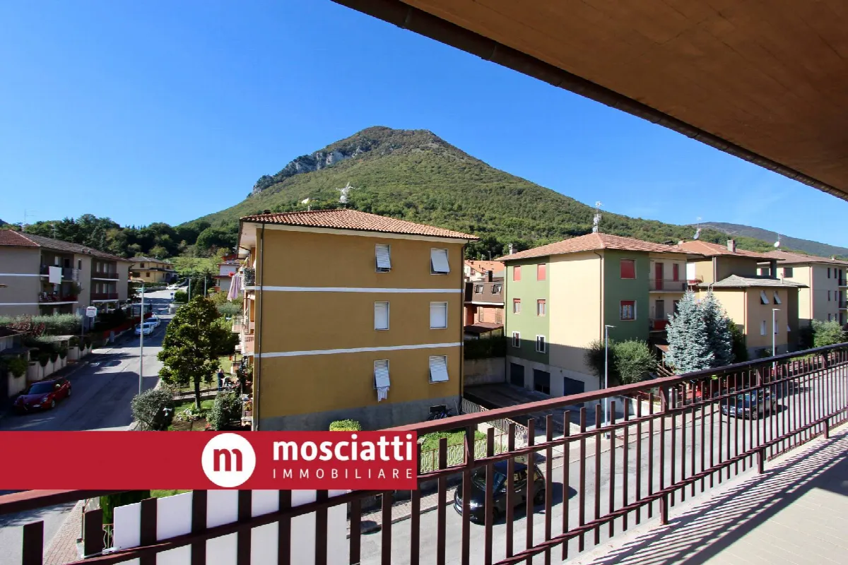 Appartamento in vendita a Esanatoglia - foto 2