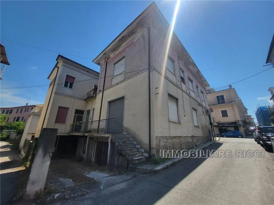 Palazzo/Stabile in vendita a Pontecorvo - foto 2