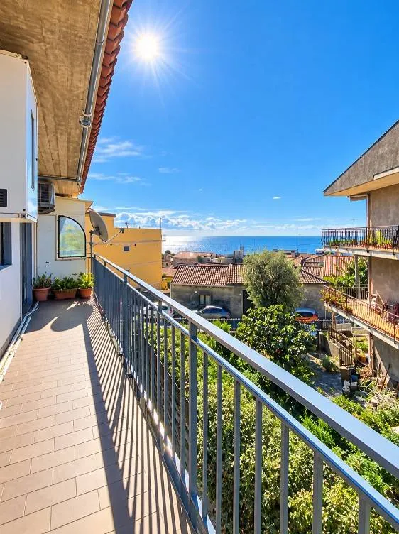 Appartamento in vendita ad Aci Castello - foto 1