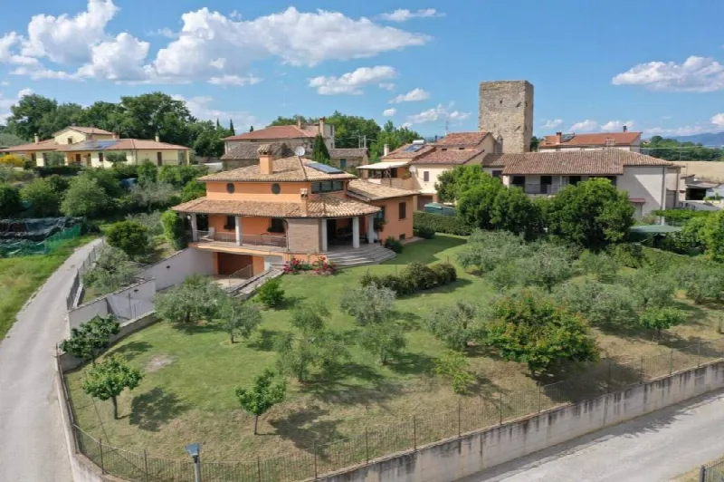 Villa in vendita a Montefalco - foto 1