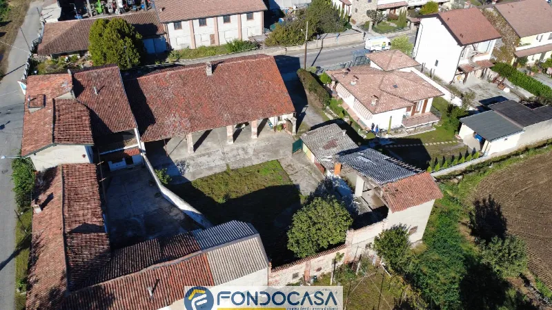 Rustico/Casale in vendita a Berlingo - foto 1