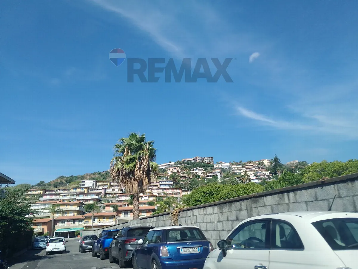 Appartamento in vendita ad Aci Castello - foto 2