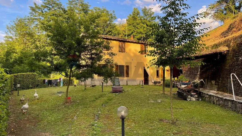 Villa in vendita a Barga - foto 1