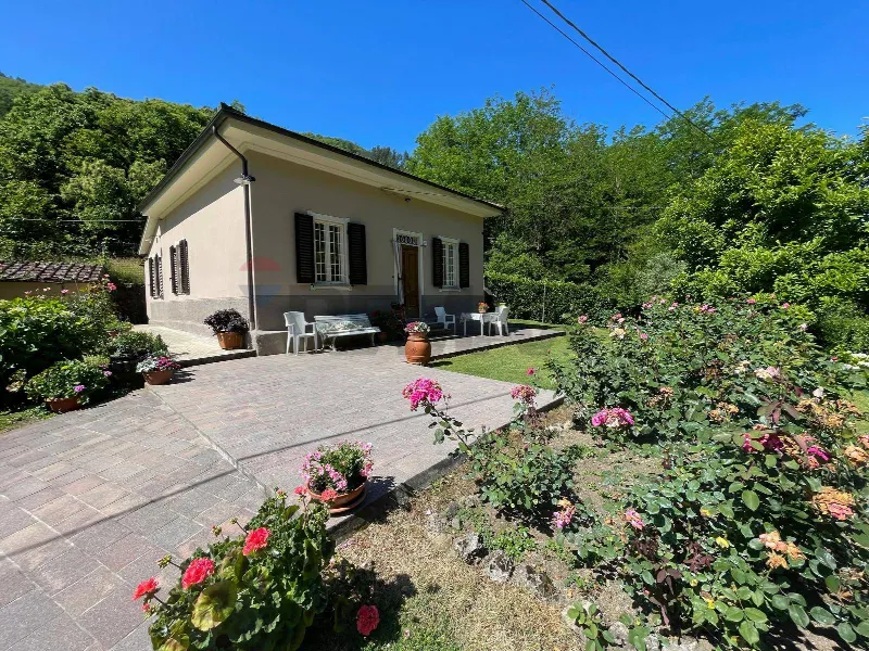Villa in vendita a Bagni di Lucca - foto 1
