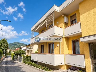 Appartamento in vendita a Massa, Centro, T... - foto 2