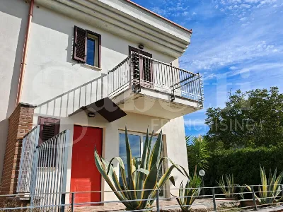 Villetta a schiera in vendita a Pozzilli - foto 1