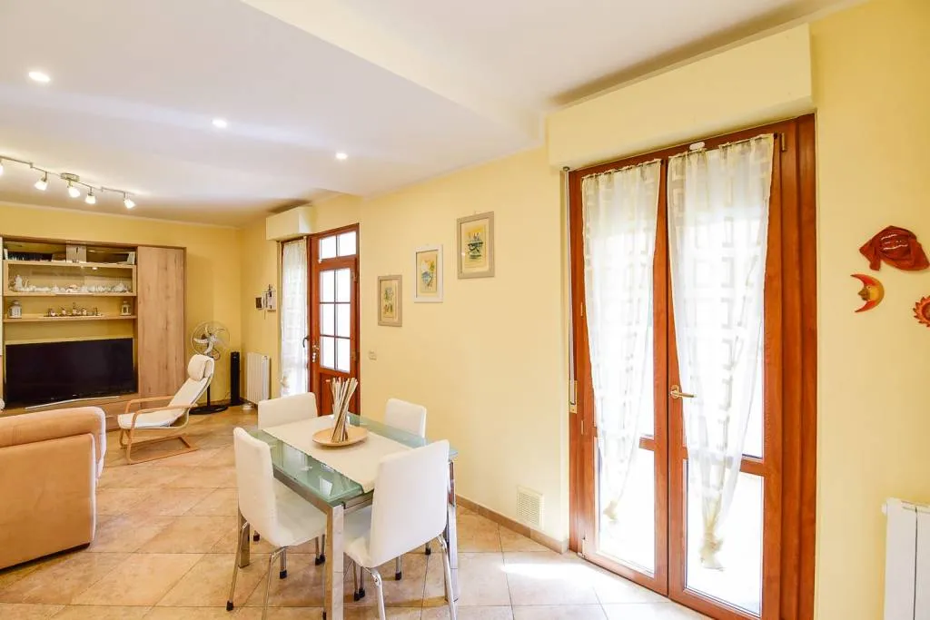 Appartamento in vendita ad Asso - foto 2